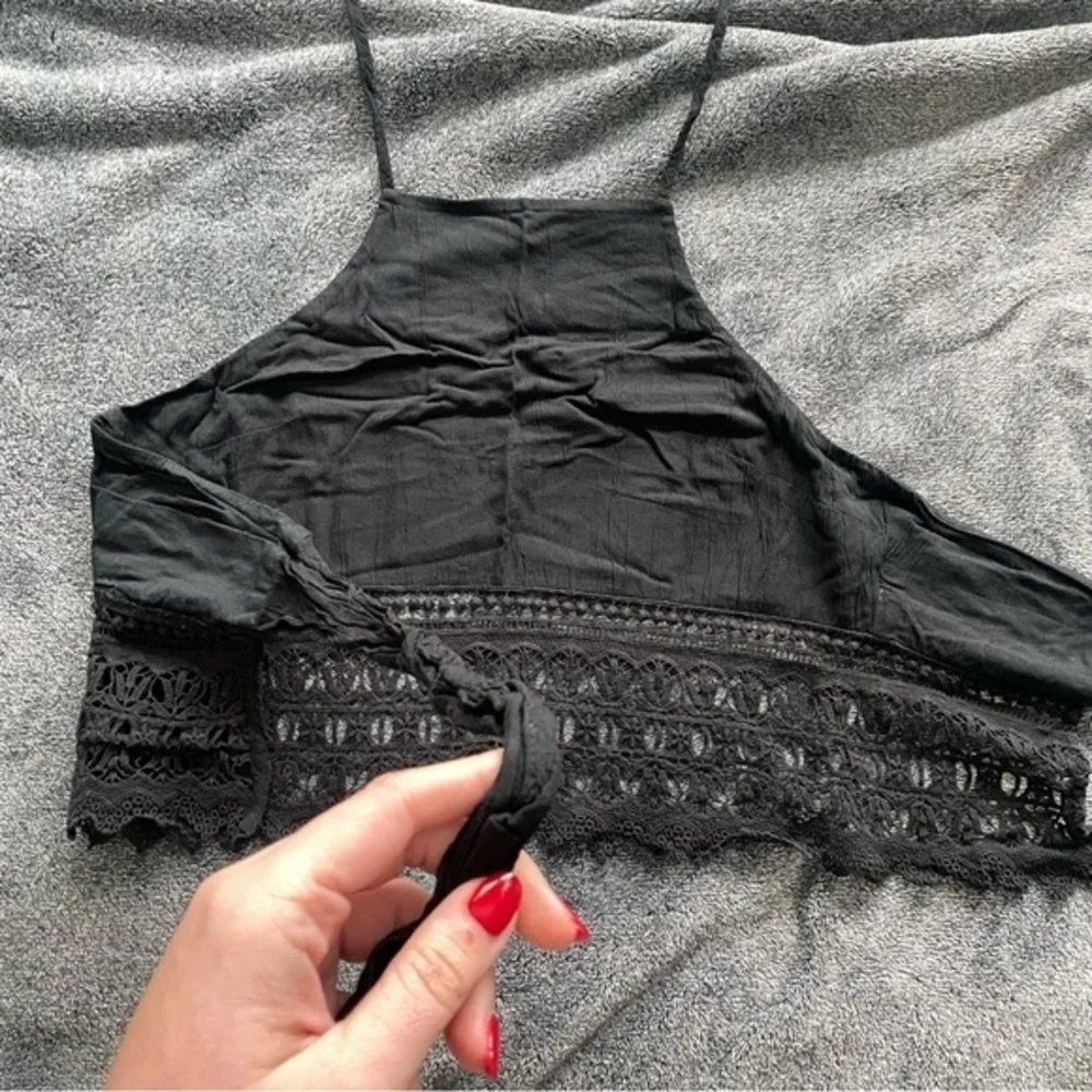 Black‎ Crochet Halter
